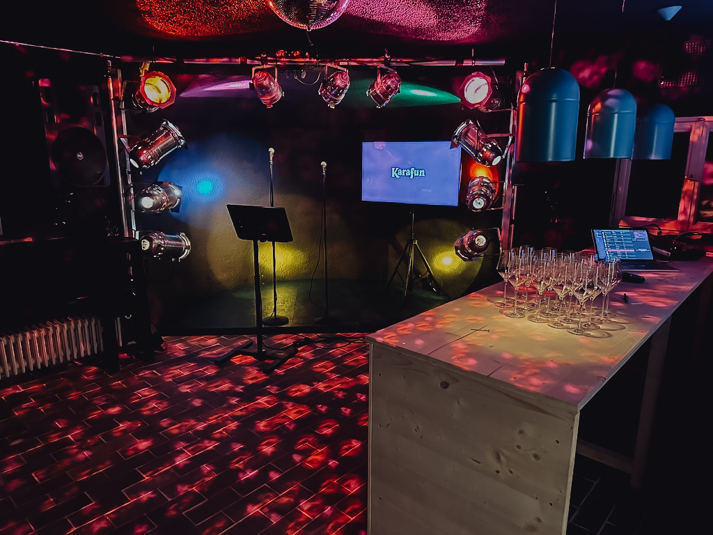 Blyb. Karaoke Bar